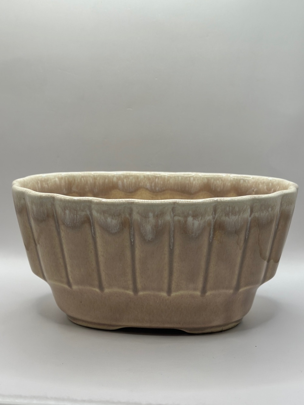 Vintage Hull #721 Pottery Planter Beige Cream Color Glaze Ceramic Scalloped Bowl
